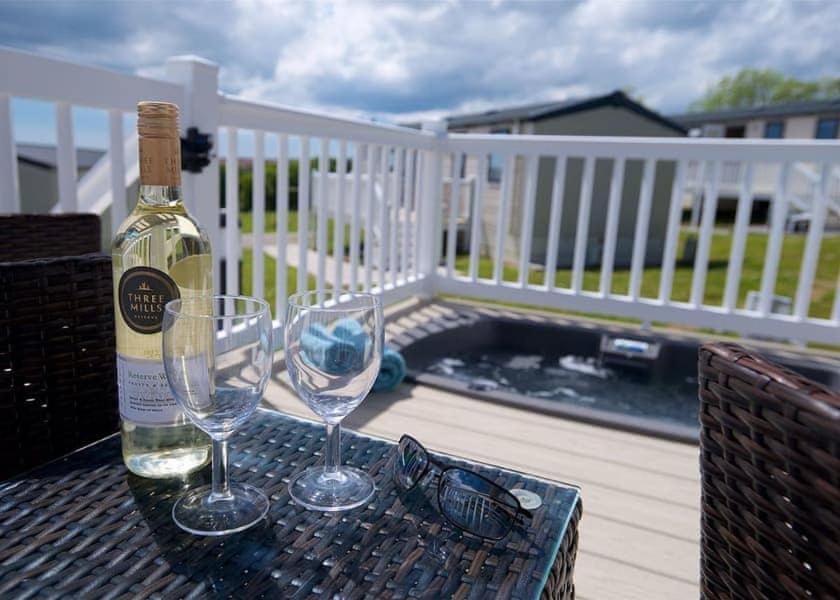 Our Goldfinch 1- Sleeps 2 Persons- Private Hot Tub-Pet Friendly-Tranquil Holiday Away From It All Yet Not Far From St Austell- The Holiday Home Has One Bedroom, Living And Dining Area, Equipped Kitchen-Decking-Outdoor Furniture-Fishing Lakes And More Grampound Exterior photo